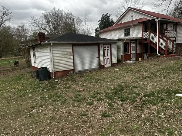 252 Washington Ave, Camden, TN 38320
