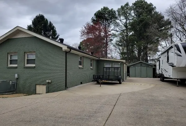 211 Lodge Dr, Clarksville, TN 37043