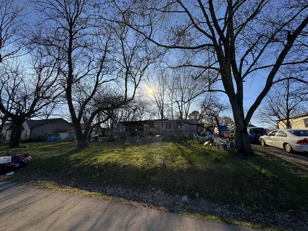 1607 Mantlo St, Springfield, TN 37172