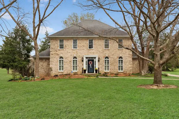 2872 Summer Lawn Dr, Clarksville, TN 37043