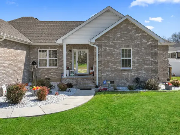 290 Colonial Dr, Winchester, TN 37398