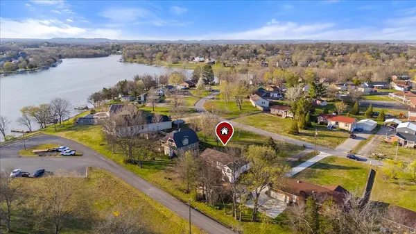 129 Lake Point Dr, Gallatin, TN 37066