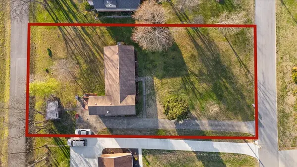 129 Lake Point Dr, Gallatin, TN 37066