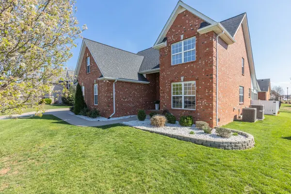 1319 Davy Crockett Dr, Murfreesboro, TN 37129