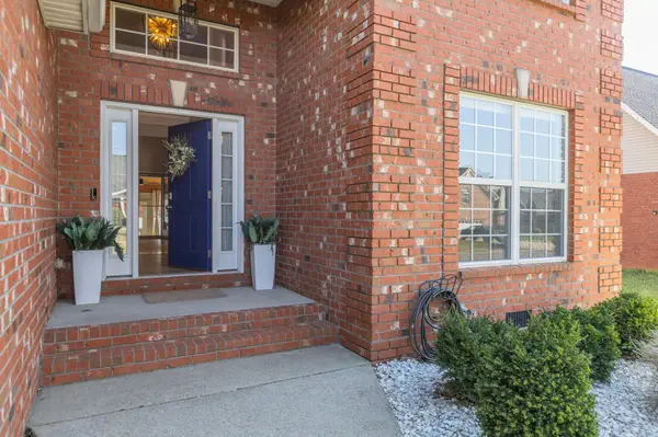 1319 Davy Crockett Dr, Murfreesboro, TN 37129