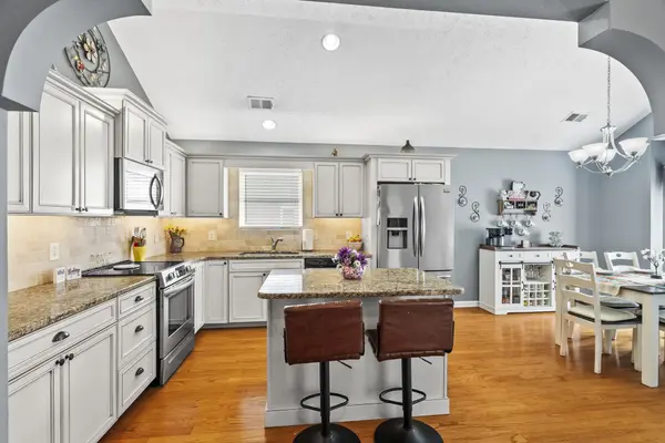 200 Blossom Ct, White House, TN 37188