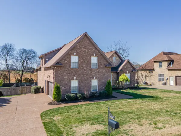 1034 Berkshire Blvd, Mount Juliet, TN 37122