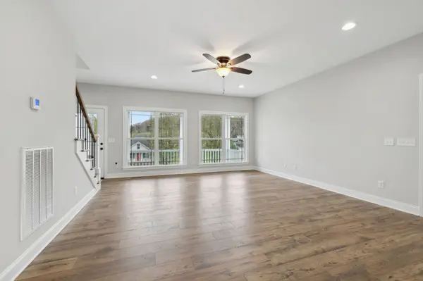 160 Lisa Dr Gordonsville, TN 38563