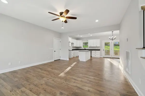 160 Lisa Dr Gordonsville, TN 38563