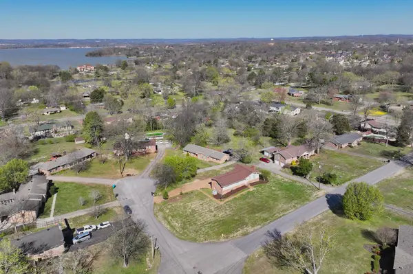 160 Paradise Dr, Hendersonville, TN 37075