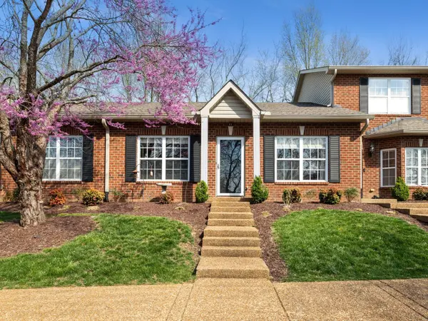 904 Cashmere Dr, Thompsons Station, TN 37179