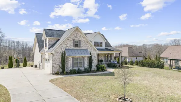 106 Renee Ct, Cottontown, TN 37048