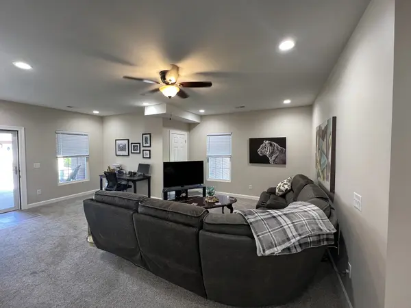 7234 Correll Place Dr, Louisville, KY 40228