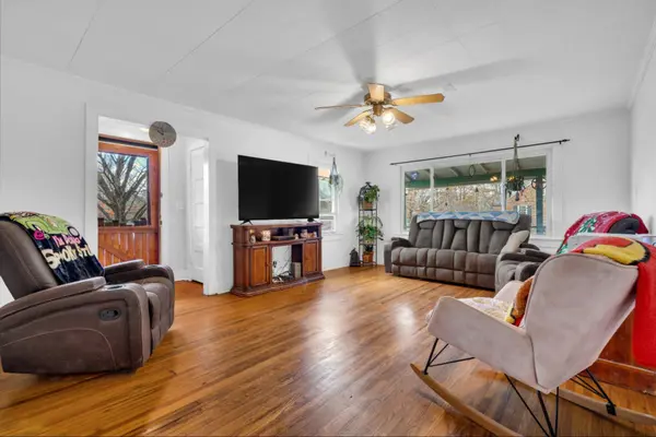 1147 Highway 13 Cunningham, TN 37052
