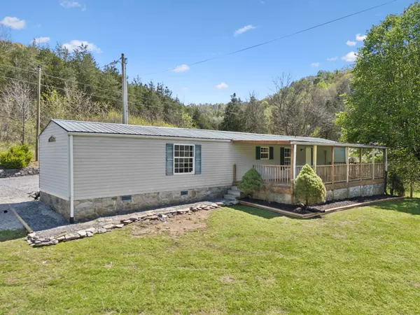 114 Hackett Hollow Ln, Pleasant Shade, TN 37145