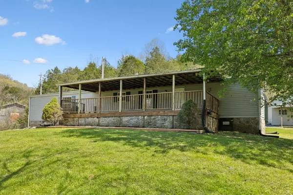 114 Hackett Hollow Ln, Pleasant Shade, TN 37145