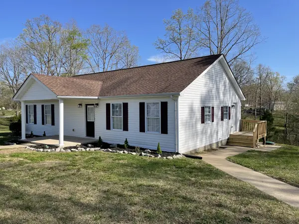 55 Old Schoolhouse Ln, Tennessee Ridge, TN 37178