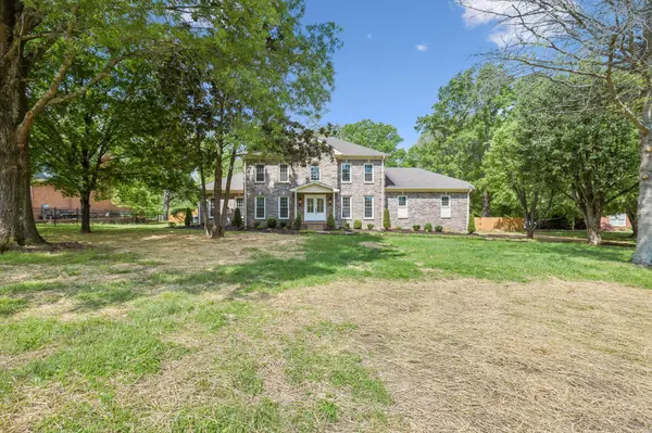 2205 Chadwick Ct, Mount Juliet, TN 37122
