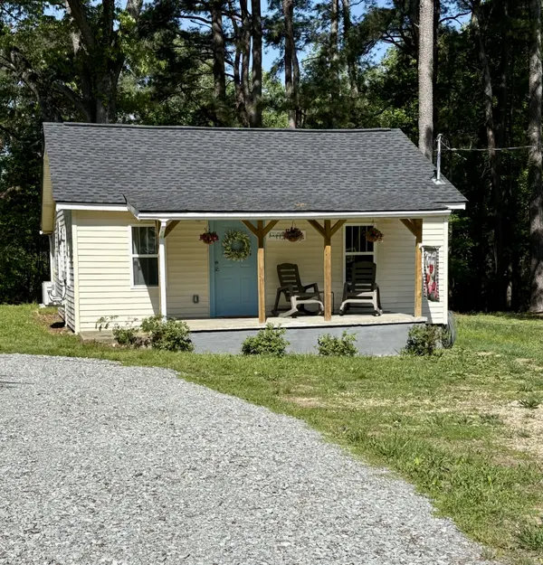 1372 Natchez Trace Rd, Camden, TN 38320