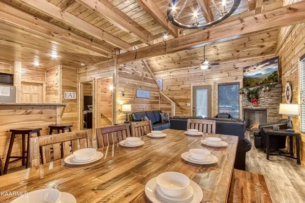 555 Blackberry Ridge Way, Pigeon Forge, TN 37863