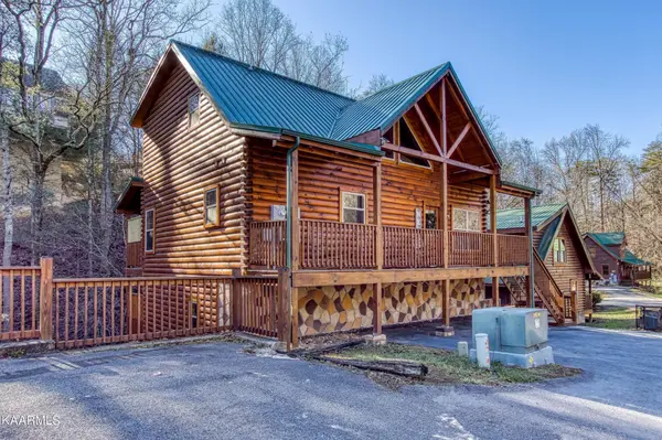 555 Blackberry Ridge Way, Pigeon Forge, TN 37863