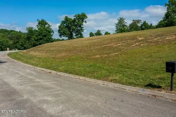 608 Watercrest Lane, Dandridge, TN 37725