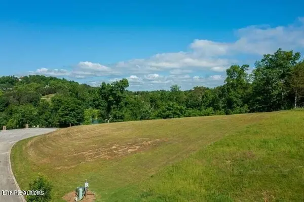 608 Watercrest Lane, Dandridge, TN 37725