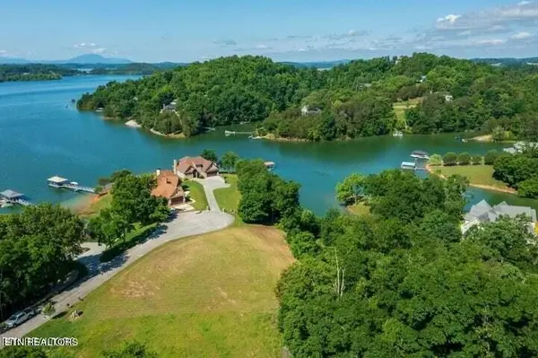608 Watercrest Lane, Dandridge, TN 37725