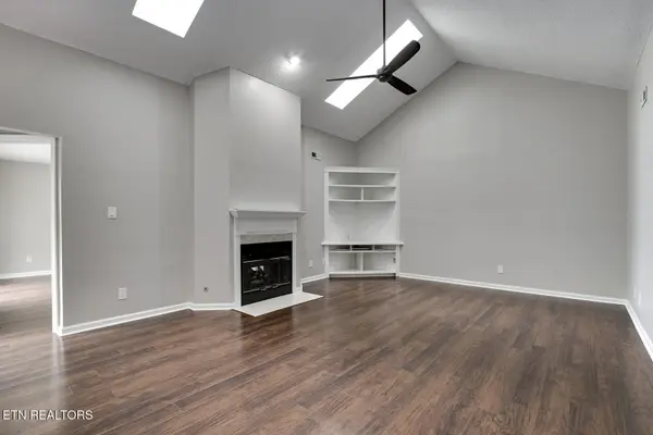 8666 Denmark St, Knoxville, TN 37931