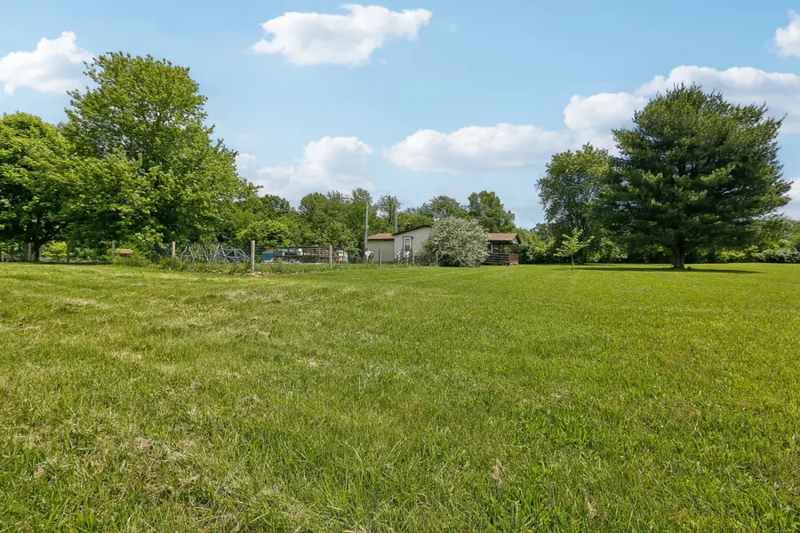3132 Old New Cut Rd, Springfield, TN 37172