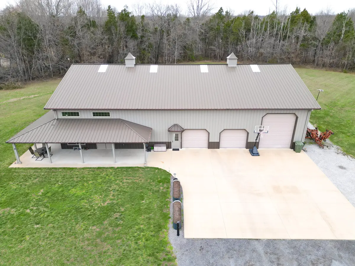 2688 Sturgeon Creek Rd, Cedar Hill, TN 37032