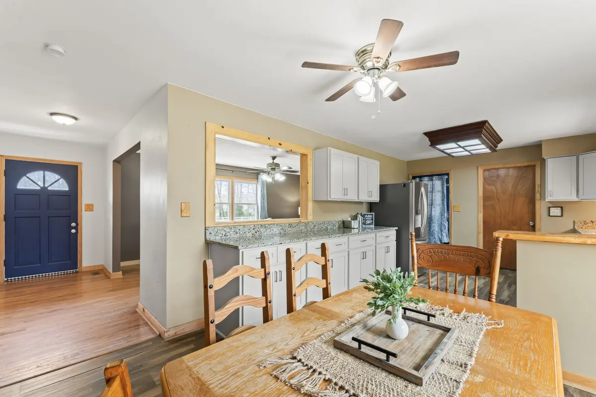 90 Blackburn Ln, Tullahoma, TN 37388