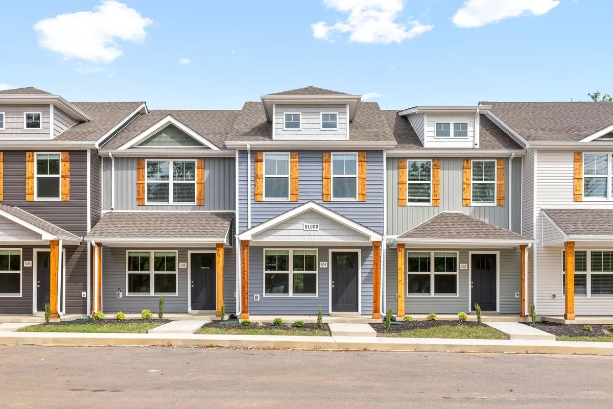 100 Quarry Point Drive, Clarksville, TN 37043