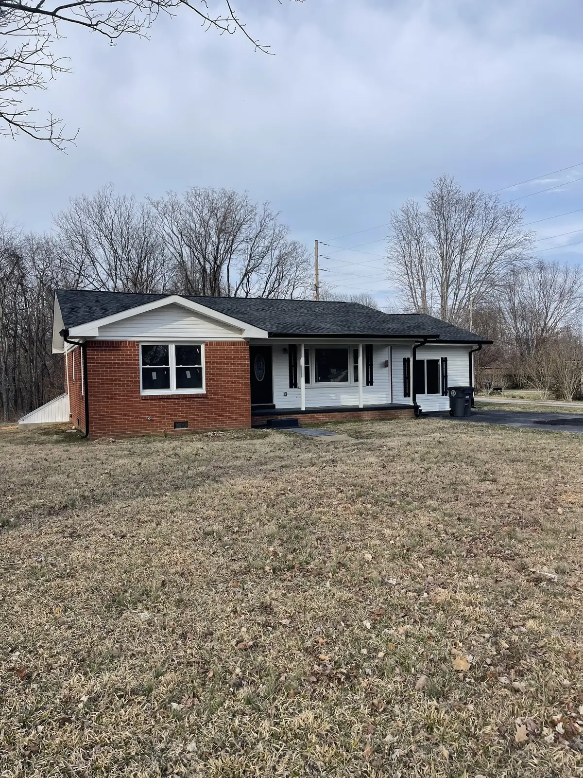 200 Mulberry Dr, Lafayette, TN 37083