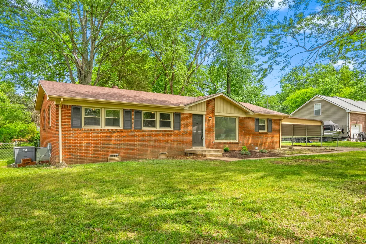 206 Maplewood Dr, Clarksville, TN 37042