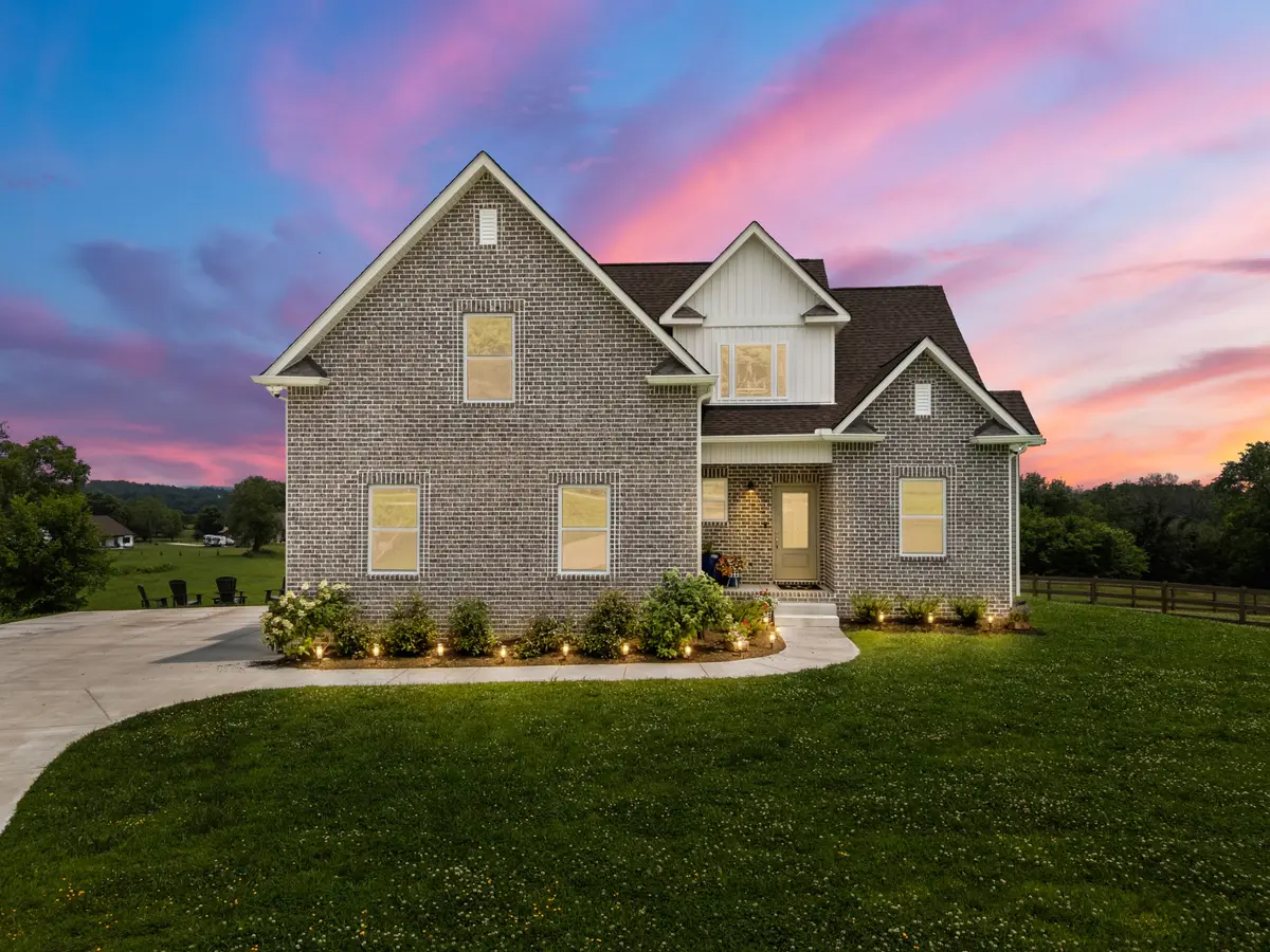 1825 Templow Rd, Bethpage, TN 37022