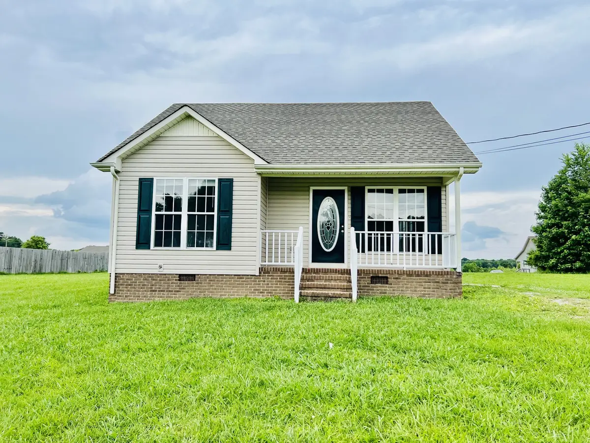 8 Crockett Dr, Fayetteville, TN 37334