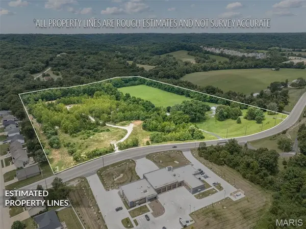 3102 Lions Den RD, Imperial, MO 63052