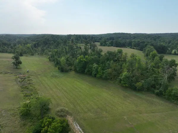 1047 E Piney Rd, Dickson, TN 37055