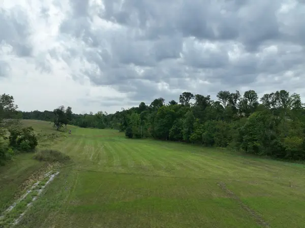 1047 E Piney Rd, Dickson, TN 37055