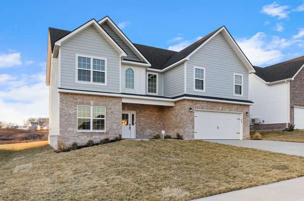 606 Kinross Dr, Clarksville, TN 37043