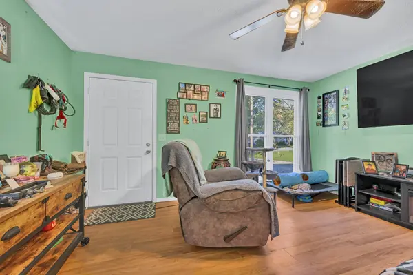 135 Batey Cir, Dickson, TN 37055