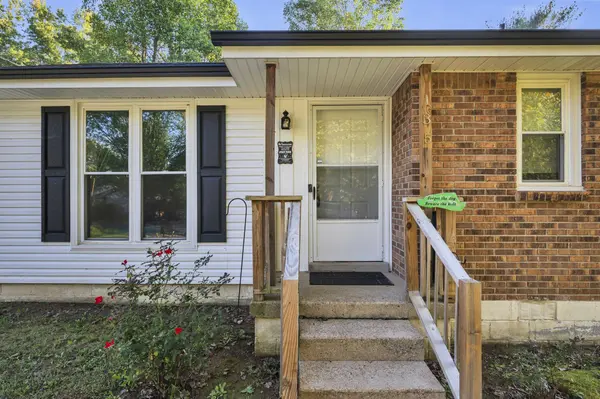 135 Batey Cir, Dickson, TN 37055