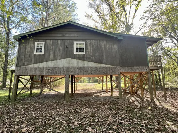 1518 Matlock Dr, Chapmansboro, TN 37035