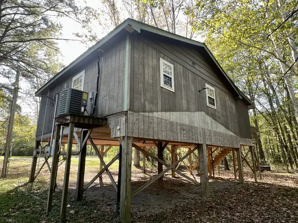 1518 Matlock Dr, Chapmansboro, TN 37035