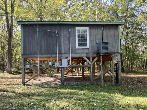1518 Matlock Dr, Chapmansboro, TN 37035