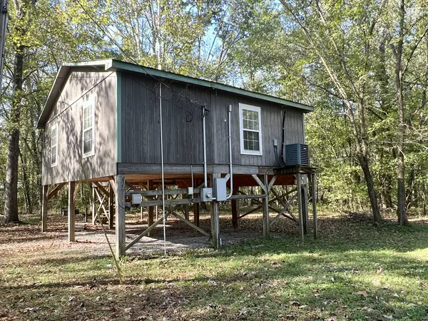 1518 Matlock Dr, Chapmansboro, TN 37035