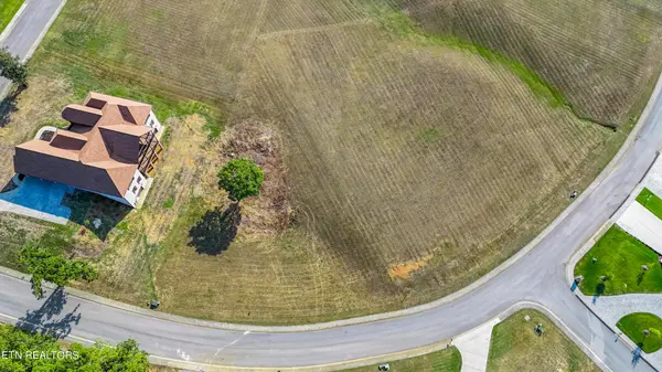 33 Majestic Circle, Dandridge, TN 37725