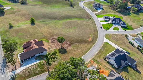 33 Majestic Circle, Dandridge, TN 37725
