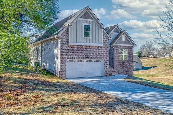 3512 Brookstone Dr, Cookeville, TN 38506